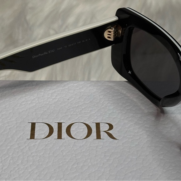 NEW 🔥 DiorPacific S1U Rectangular Sunglasses - Picture 9 of 16